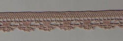 Klöppelspitze 13mm breit, 100% Baumwolle, Hellbraun, 25 Meter Karte